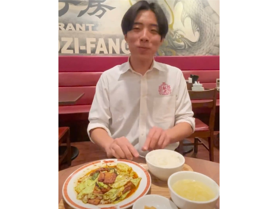 中華レストラン　紅虎餃子房　梅田店【1017】の求人3